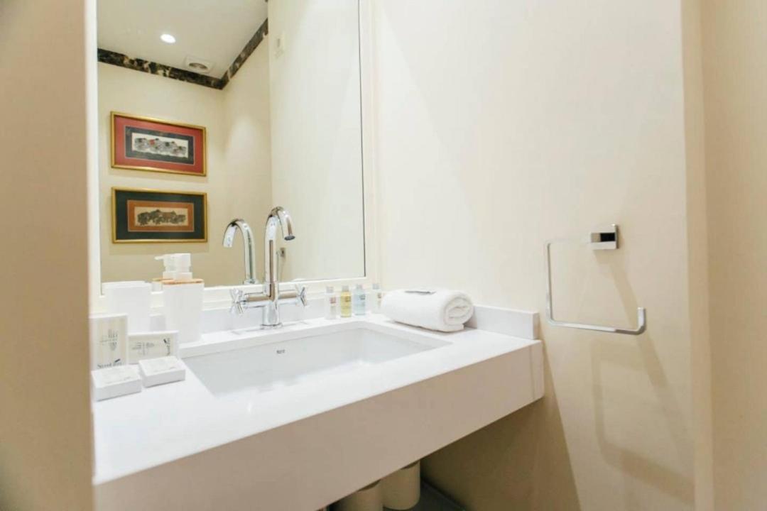 New With Height- 2Bd 1Bth- Pajaritos Apartment เซบีญา ภายนอก รูปภาพ