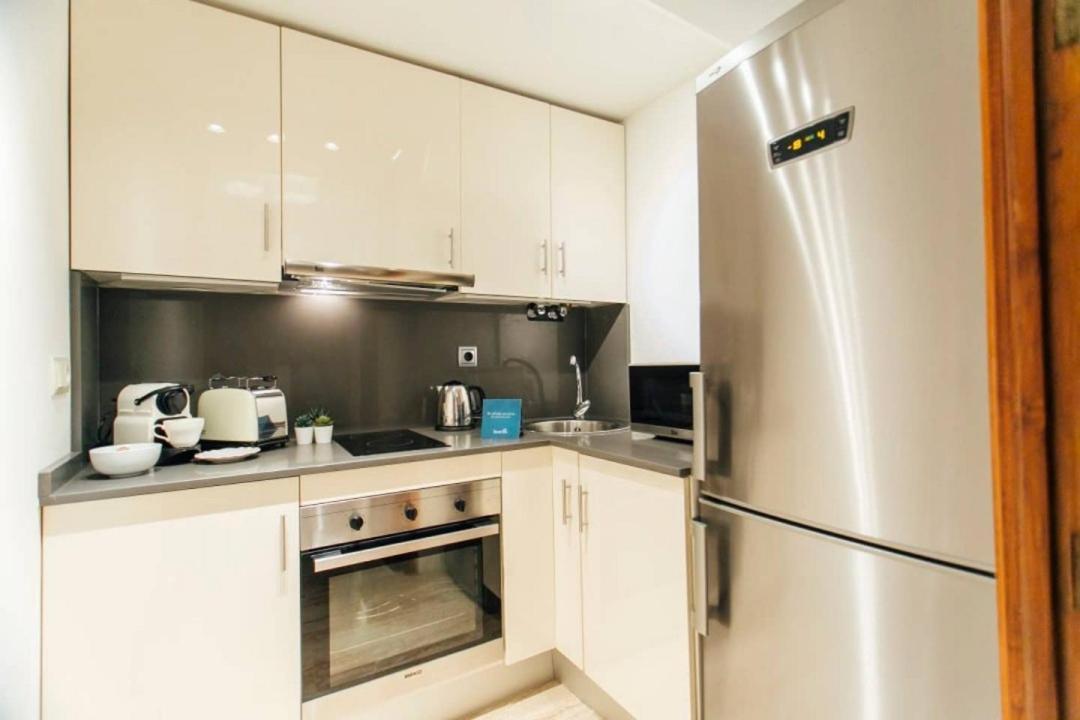 New With Height- 2Bd 1Bth- Pajaritos Apartment เซบีญา ภายนอก รูปภาพ